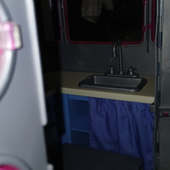 Our Generation "R.V. Seeing You" Camper - Picture 4 of 14